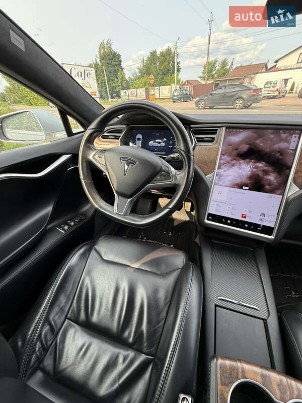 Ліфтбек Tesla Model S 2017 в Києві фото 25 Ліфтбек Tesla Model S 2017 в Києві
