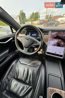 Лифтбек Tesla Model S 2017 в 