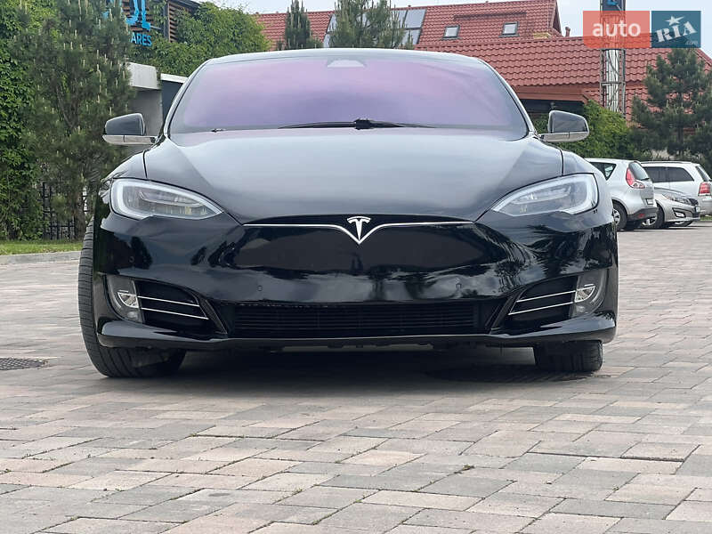 Лифтбек Tesla Model S 2019 в Ивано-Франковске