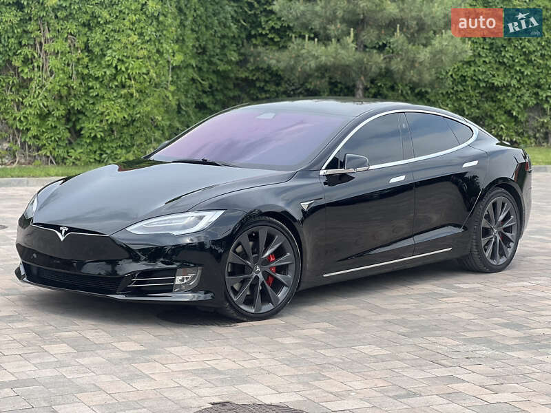 Лифтбек Tesla Model S 2019 в Ивано-Франковске