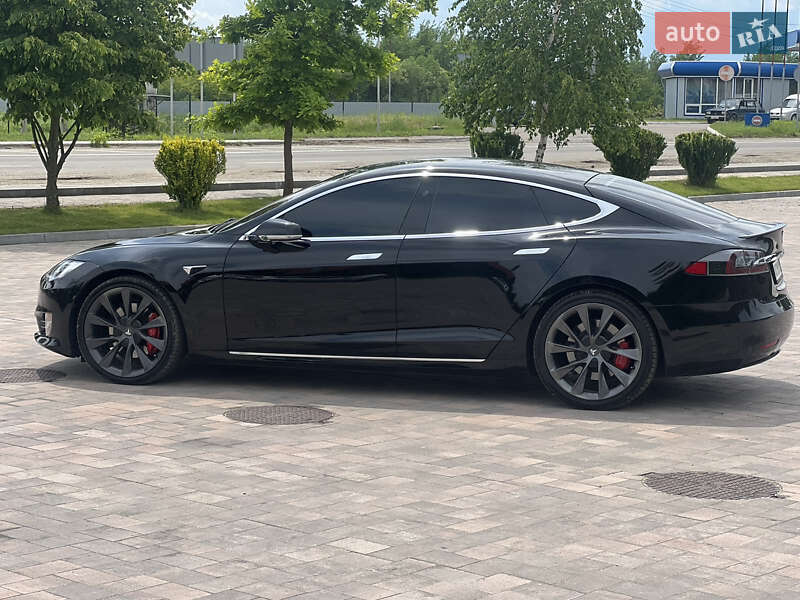 Лифтбек Tesla Model S 2019 в Ивано-Франковске