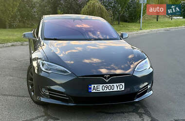 Лифтбек Tesla Model S 2018 в 