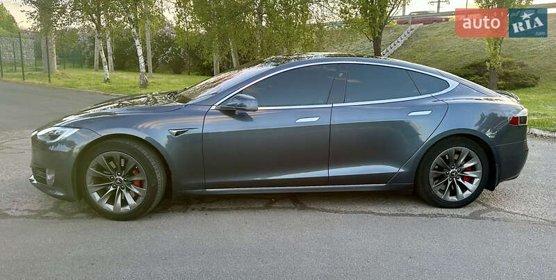 Лифтбек Tesla Model S 2018 в Днепре фото 11 Лифтбек Tesla Model S 2018 в Днепре