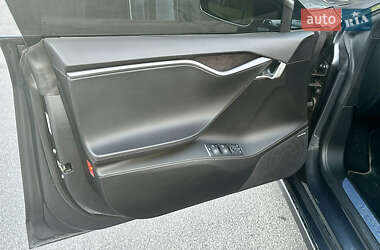 Лифтбек Tesla Model S 2018 в 