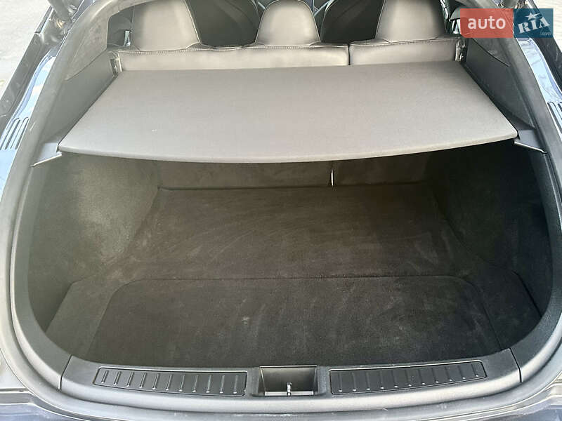 Лифтбек Tesla Model S 2018 в Днепре фото 33 Лифтбек Tesla Model S 2018 в Днепре