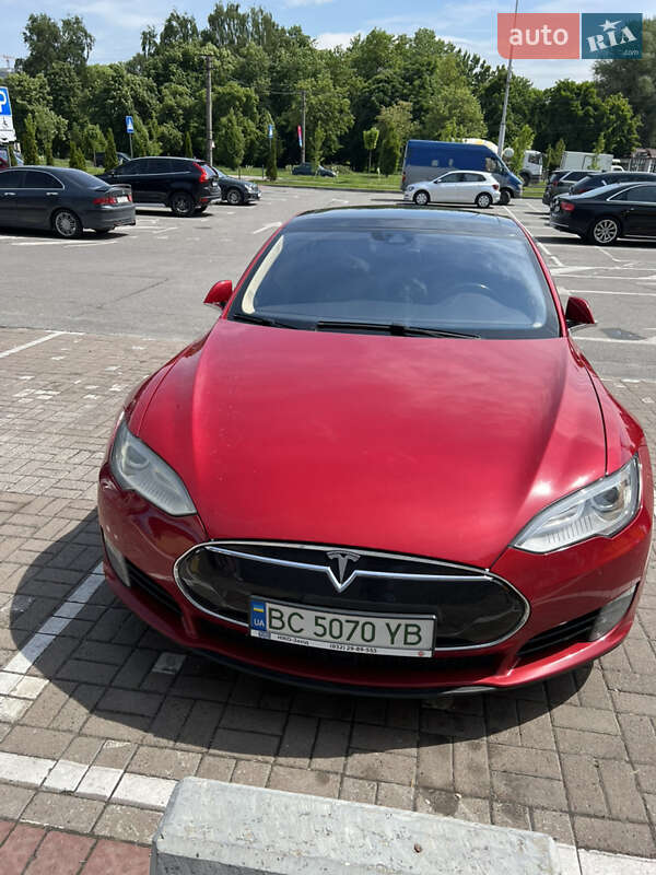 Tesla Model S 2016