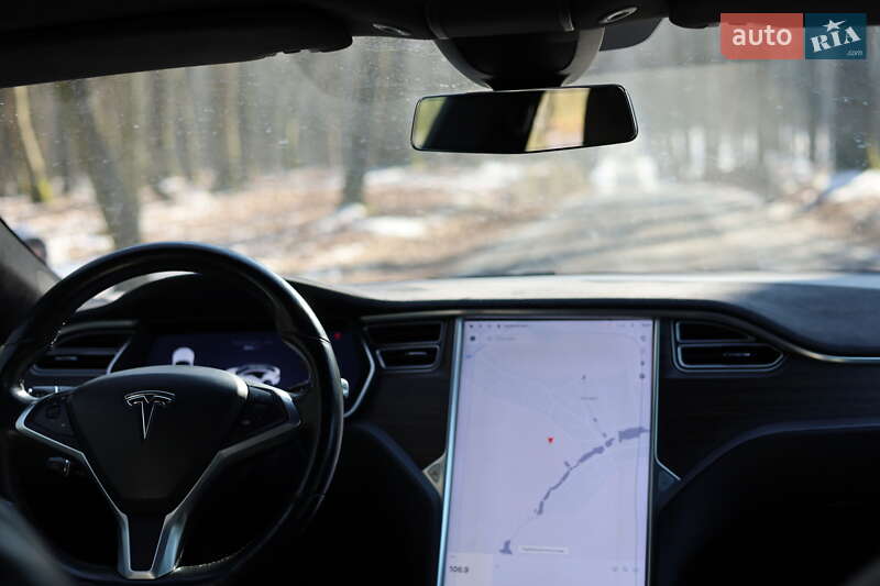 Ліфтбек Tesla Model S 2016 в Луцьку
