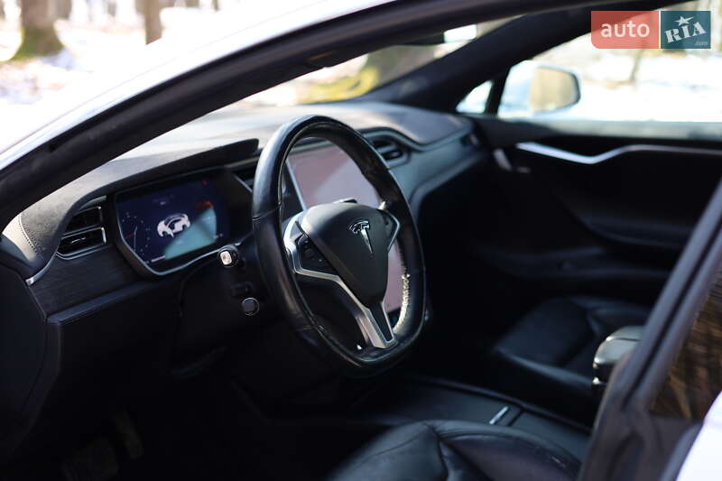 Ліфтбек Tesla Model S 2016 в Луцьку