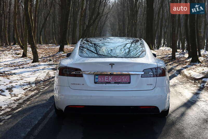 Ліфтбек Tesla Model S 2016 в Луцьку
