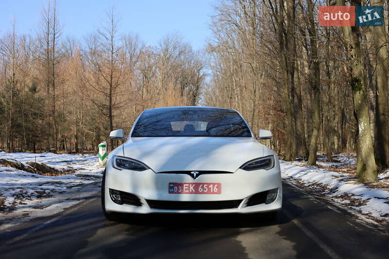 Ліфтбек Tesla Model S 2016 в Луцьку