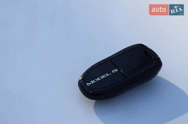 Ліфтбек Tesla Model S 2016 в 