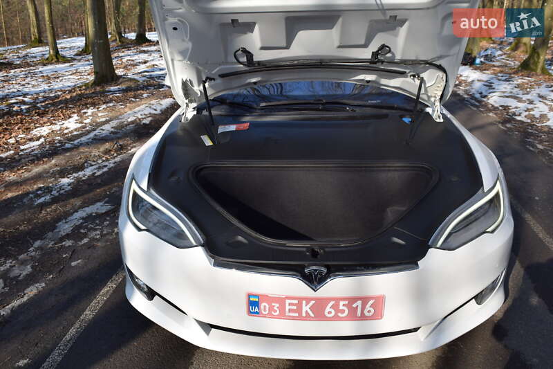 Ліфтбек Tesla Model S 2016 в Луцьку