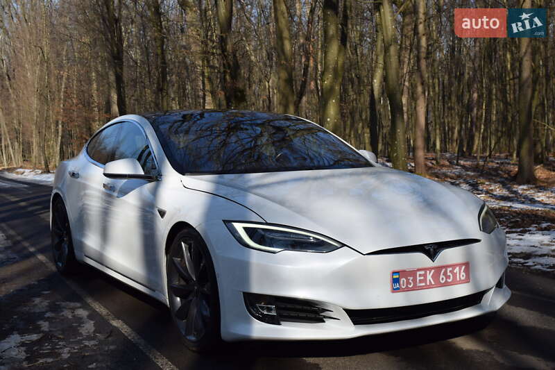 Ліфтбек Tesla Model S 2016 в 