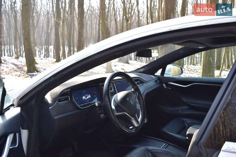 Ліфтбек Tesla Model S 2016 в Луцьку