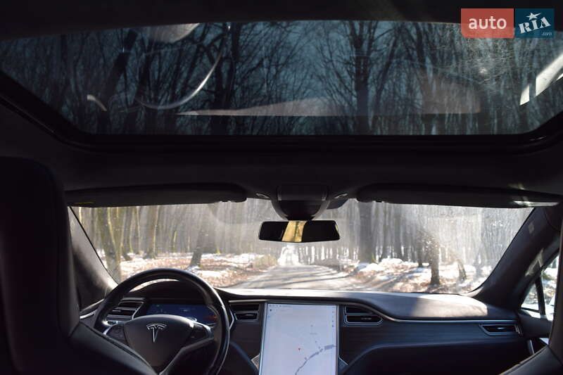 Ліфтбек Tesla Model S 2016 в Луцьку