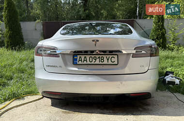 Лифтбек Tesla Model S 2017 в 