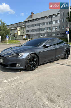 Лифтбек Tesla Model S 2019 в 