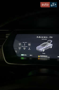 Лифтбек Tesla Model S 2019 в 