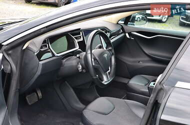 Лифтбек Tesla Model S 2014 в 