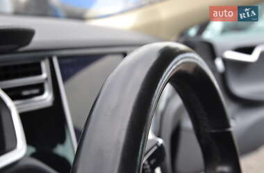 Лифтбек Tesla Model S 2014 в 