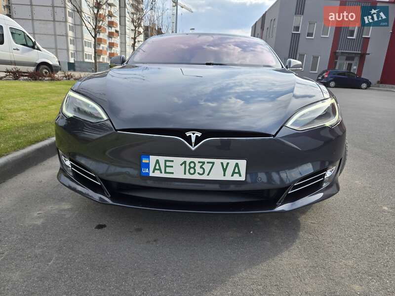 Лифтбек Tesla Model S 2019 в Днепре