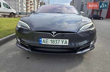 Лифтбек Tesla Model S 2019 в 