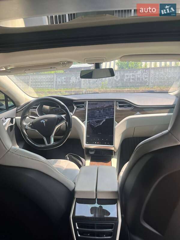 Лифтбек Tesla Model S 2014 в Вышгороде