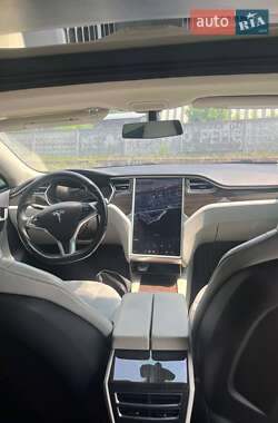 Лифтбек Tesla Model S 2014 в 