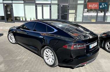 Лифтбек Tesla Model S 2014 в 