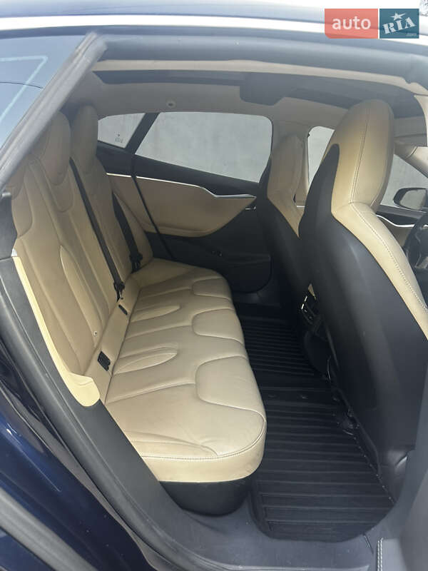 Лифтбек Tesla Model S 2015 в Харькове