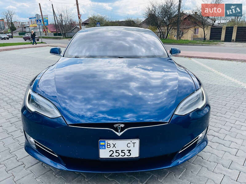 Ліфтбек Tesla Model S 2016 в Хмельницькому