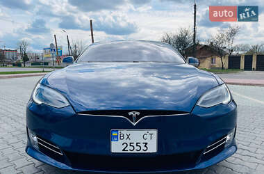 Лифтбек Tesla Model S 2016 в 