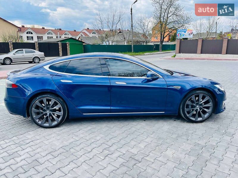 Ліфтбек Tesla Model S 2016 в Хмельницькому