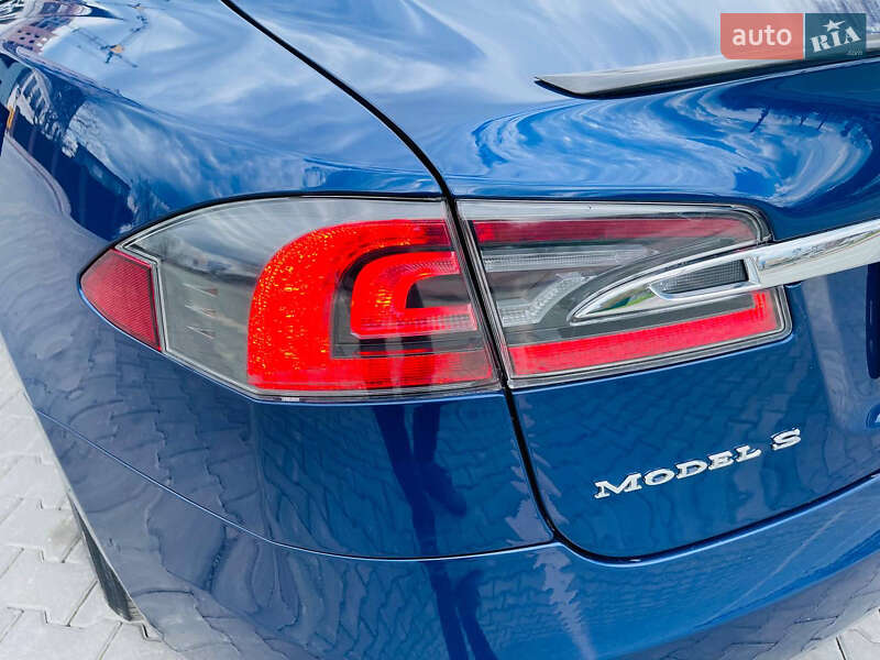 Ліфтбек Tesla Model S 2016 в Хмельницькому