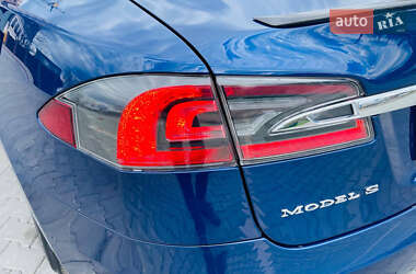 Лифтбек Tesla Model S 2016 в 