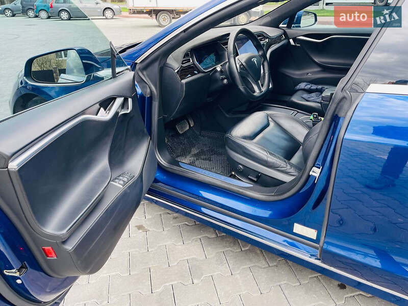 Ліфтбек Tesla Model S 2016 в Хмельницькому