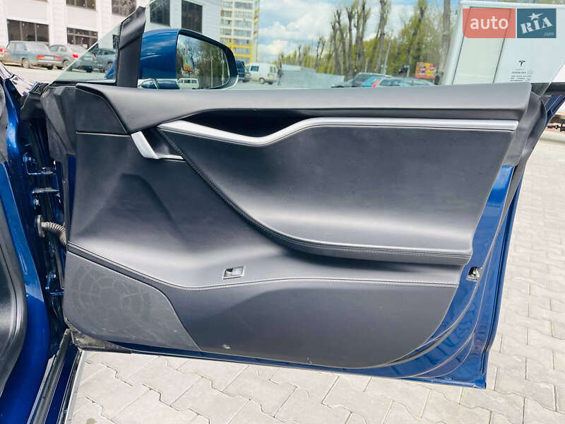 Ліфтбек Tesla Model S 2016 в Хмельницькому