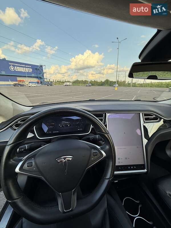 Ліфтбек Tesla Model S 2016 в Рівному
