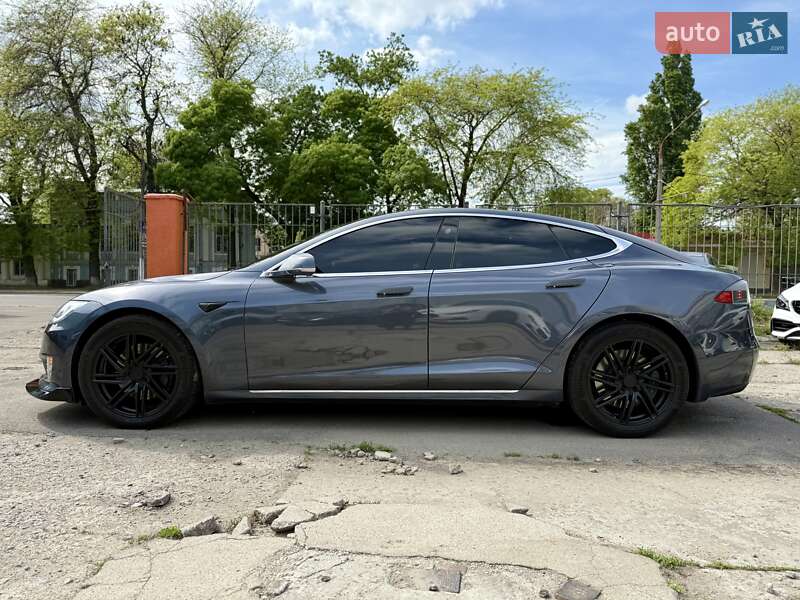 Лифтбек Tesla Model S 2019 в Одессе
