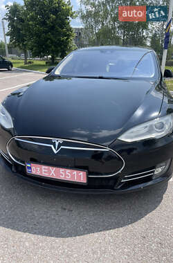 Лифтбек Tesla Model S 2014 в 