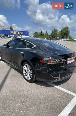 Лифтбек Tesla Model S 2014 в 