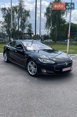 Лифтбек Tesla Model S 2014 в 