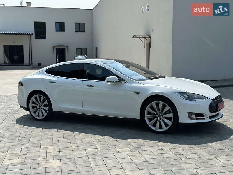 Лифтбек Tesla Model S 2015 в Луцке фото 7 Лифтбек Tesla Model S 2015 в Луцке