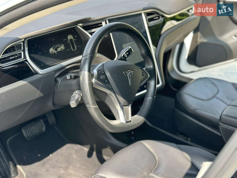 Лифтбек Tesla Model S 2015 в Луцке фото 32 Лифтбек Tesla Model S 2015 в Луцке