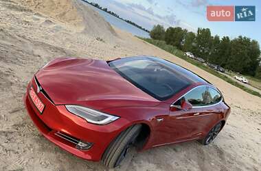 Лифтбек Tesla Model S 2018 в 