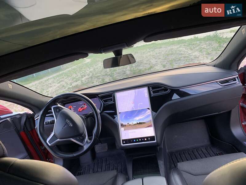 Лифтбек Tesla Model S 2018 в Черкассах
