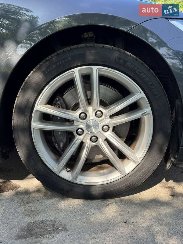 Лифтбек Tesla Model S 2015 в Львове фото 11 Лифтбек Tesla Model S 2015 в Львове