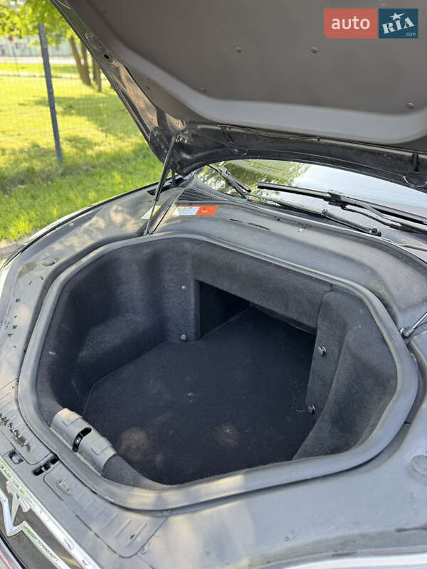 Лифтбек Tesla Model S 2015 в Львове фото 29 Лифтбек Tesla Model S 2015 в Львове