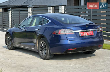 Лифтбек Tesla Model S 2016 в 
