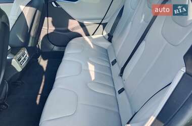 Лифтбек Tesla Model S 2015 в 